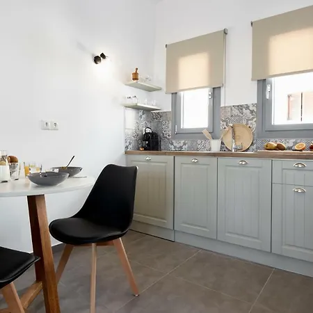Pnoi Luxury Apartament Karterados (Santorini)